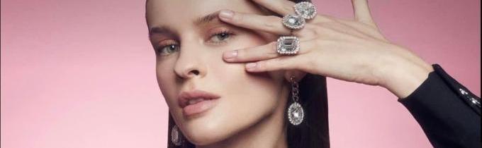 Job: North London. {£150} Seeking Female Model for Stunning Jewelry Photoshoot: Focus on Rings​​​​​​​!